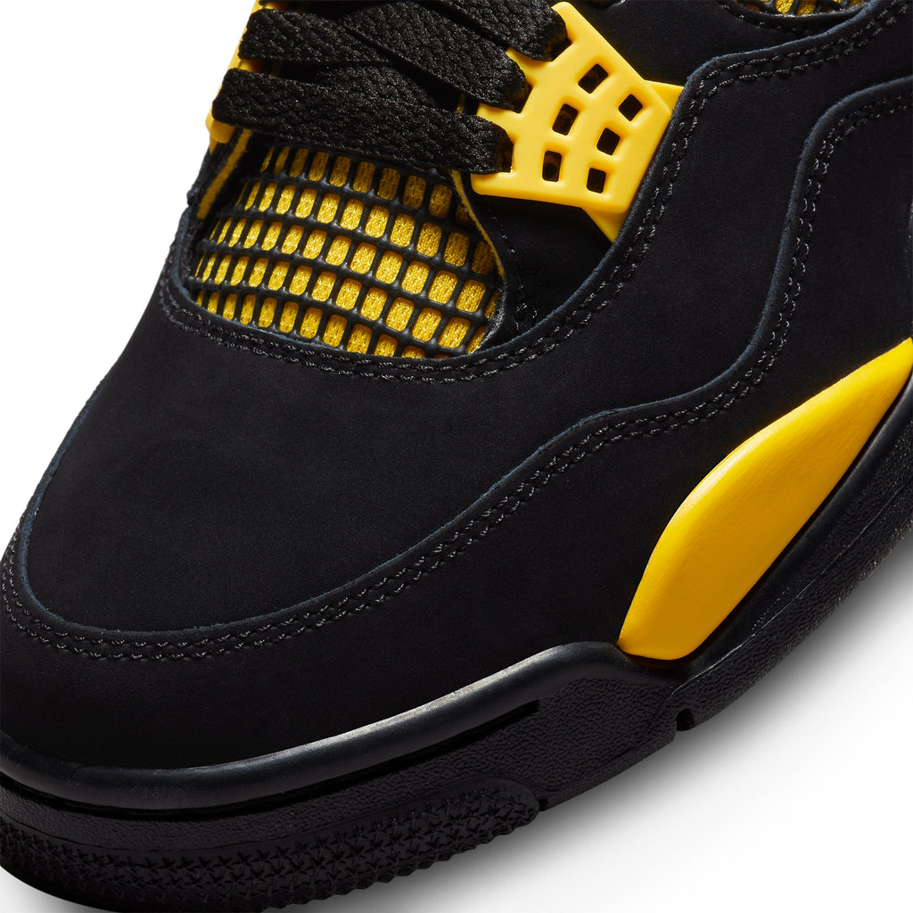 Air Jordan 4 Retro Thunder 2023 - vista de la puntera