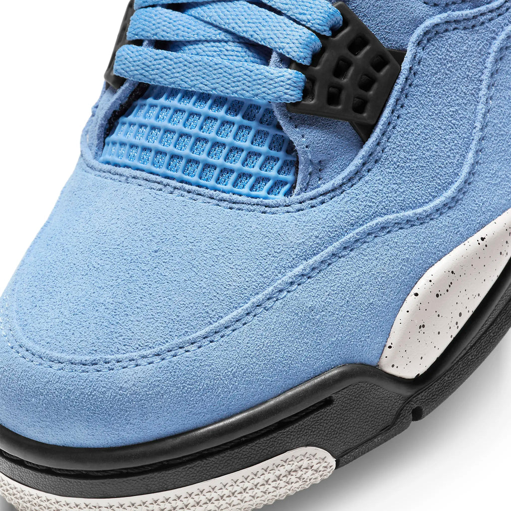 Air Jordan 4 Retro University Blue - vista de la puntera