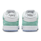 April Skateboards x Nike SB Dunk Low Turbo Green FD2562-400 - vista trasera