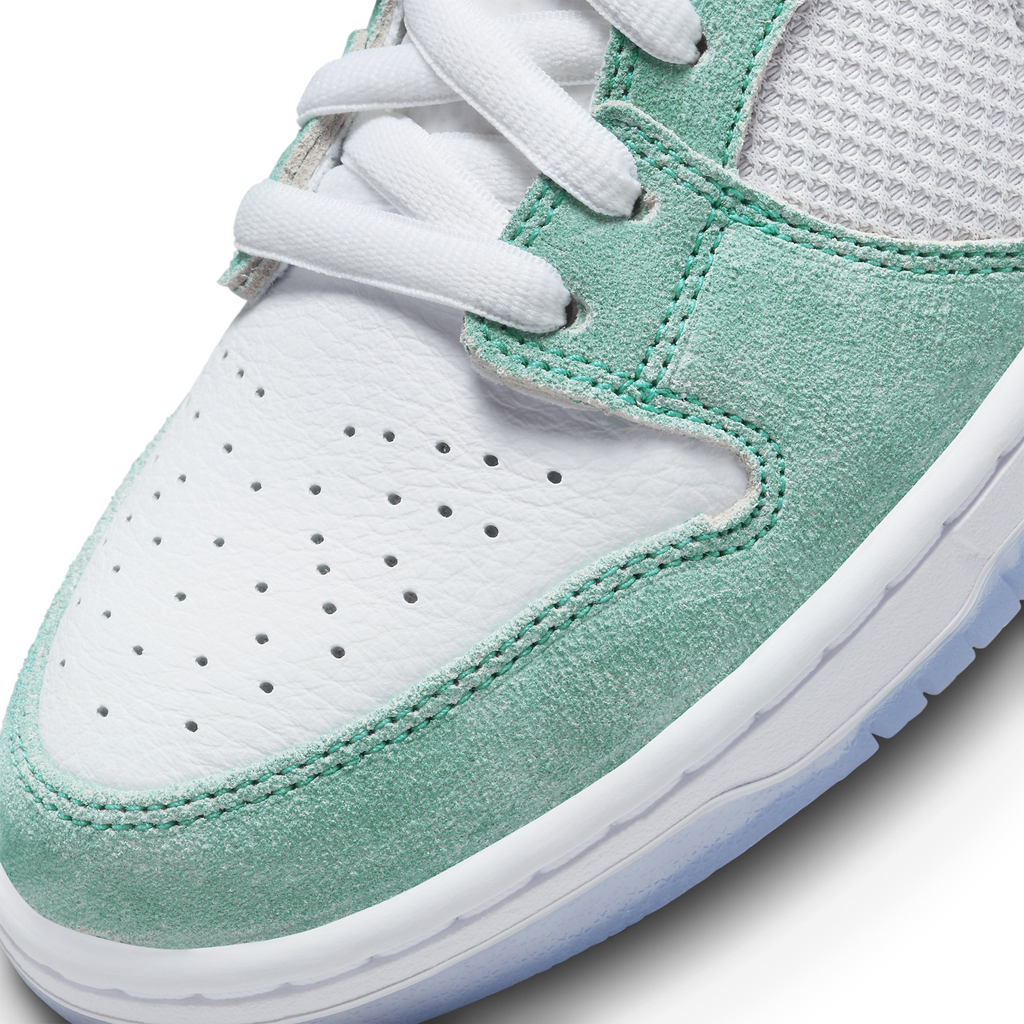 April Skateboards x Nike SB Dunk Low Turbo Green FD2562-400 - puntera