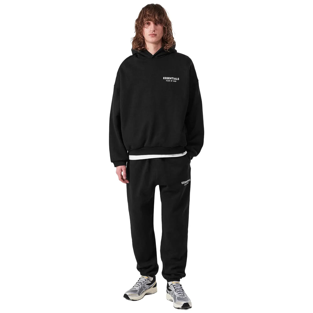 Fear Of God Essentials Fleece Black Hoodie - modelo, cuerpo entero