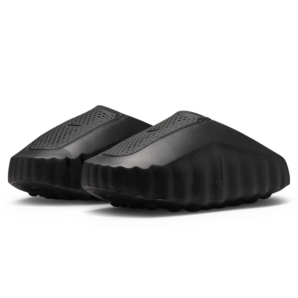 Nike Mind 001 Slide Triple Black - vista frontal lateral